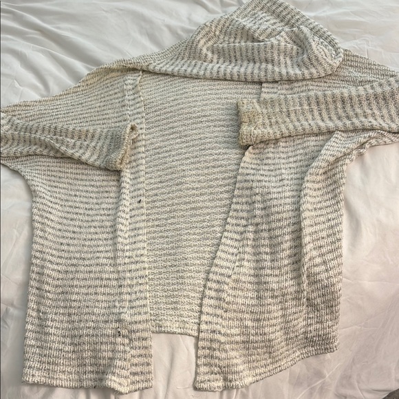 Cozy Cream Knit Sweater With Hood - Picture 1 of 1
